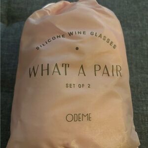 What A Pair Silicone Wine Glasses